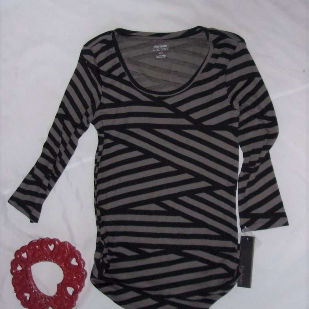Daisy Fuentes Black and Gray Striped Long Sleeve Tee